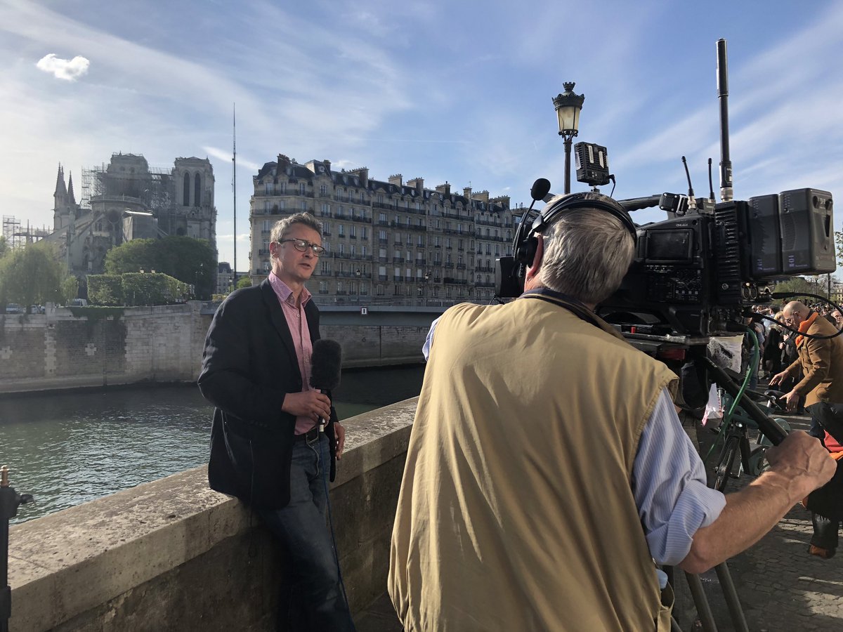 NickJBBC's tweet photo. Two sides to every story... #BBCNewsatFive #NotreDameCathedralFire https://t.co/eK8rPCElng
