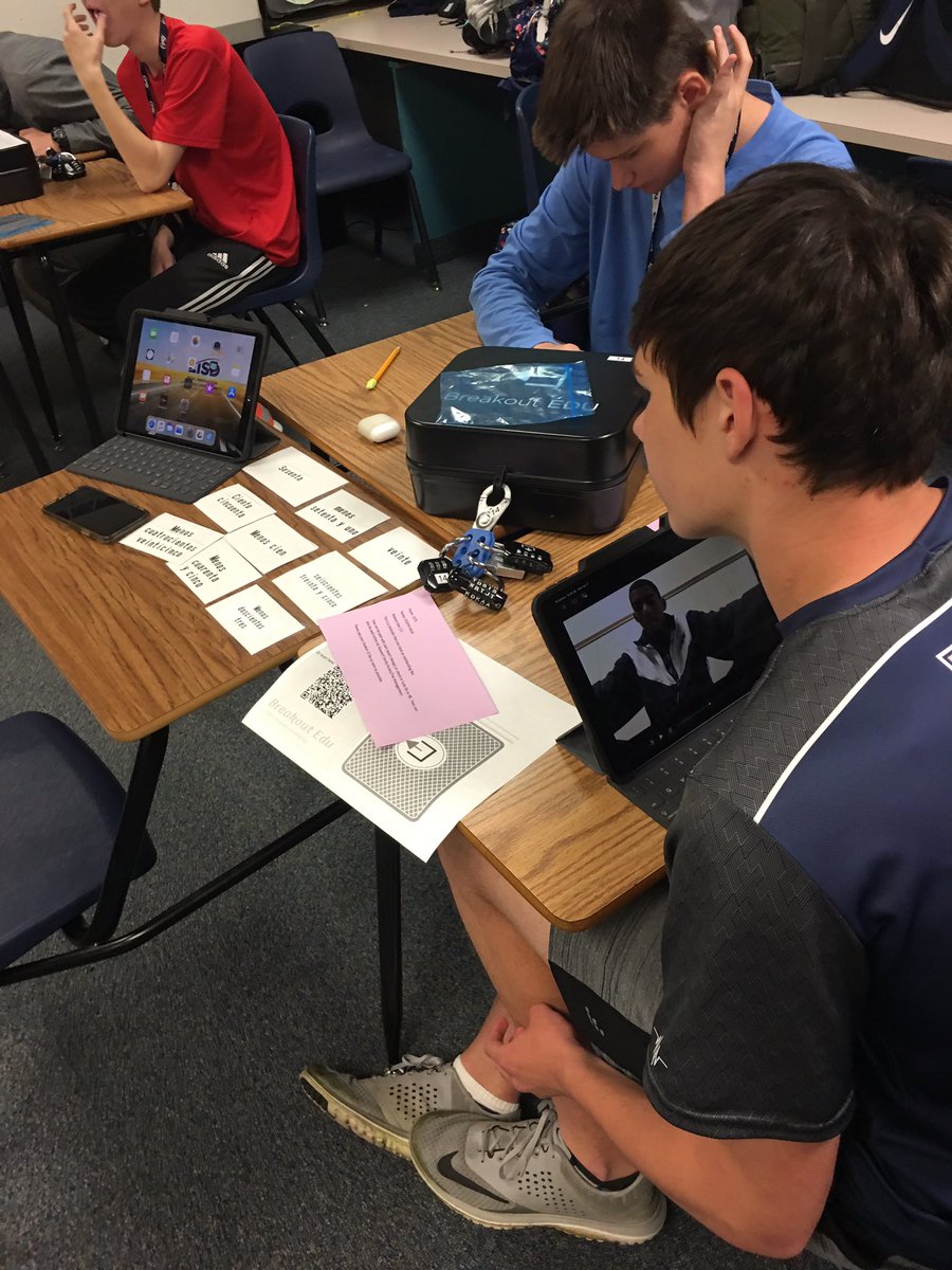 schoollibfun's tweet photo. Breaking into the box to rescue @SraLarson using our listening and speaking skills in Spanish 2. @FMHS9 @FlowerMoundHS @Shrop11 #LisdLib https://t.co/lUYDfYwFoN