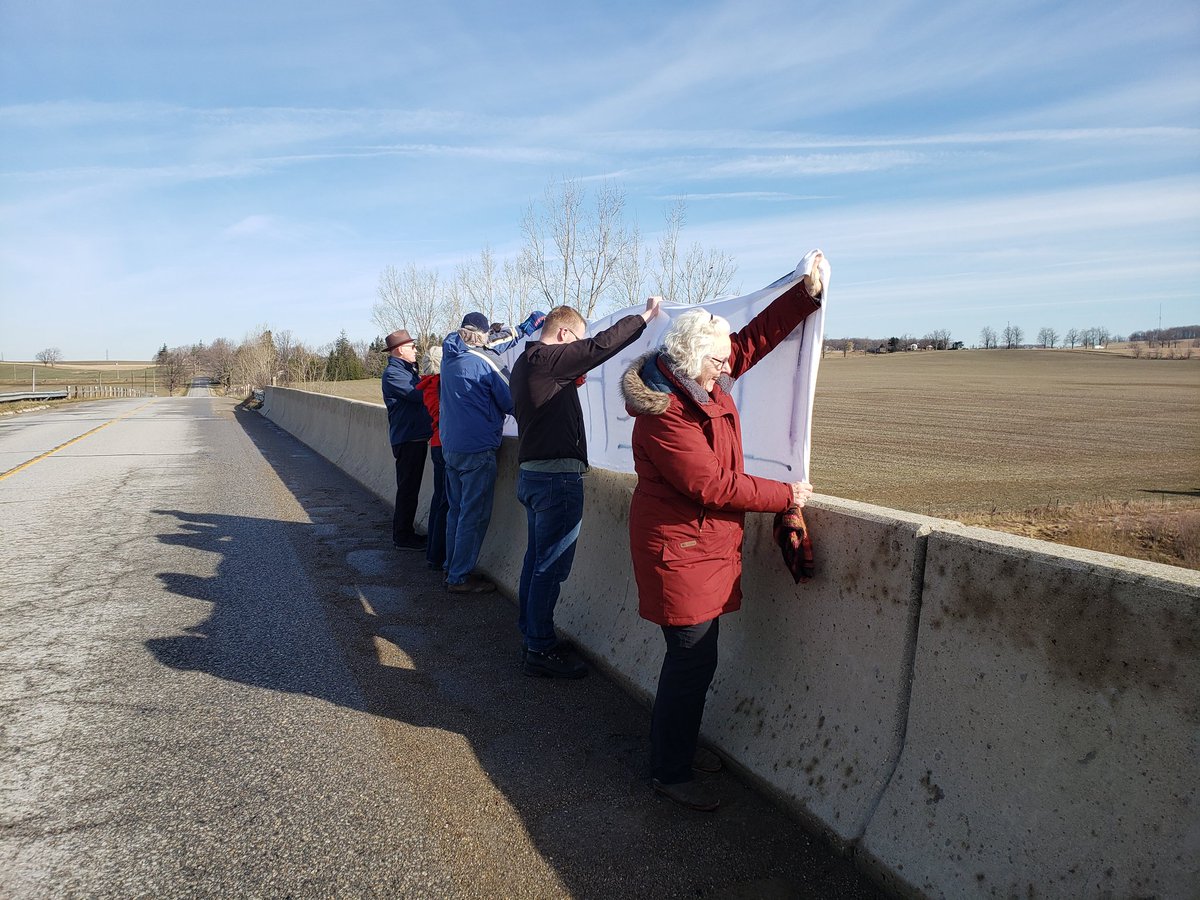unifor636mel's tweet photo. #cutshurtkids, #handsoffworkerrights #handsoffhealthcare https://t.co/aceZStW9uj