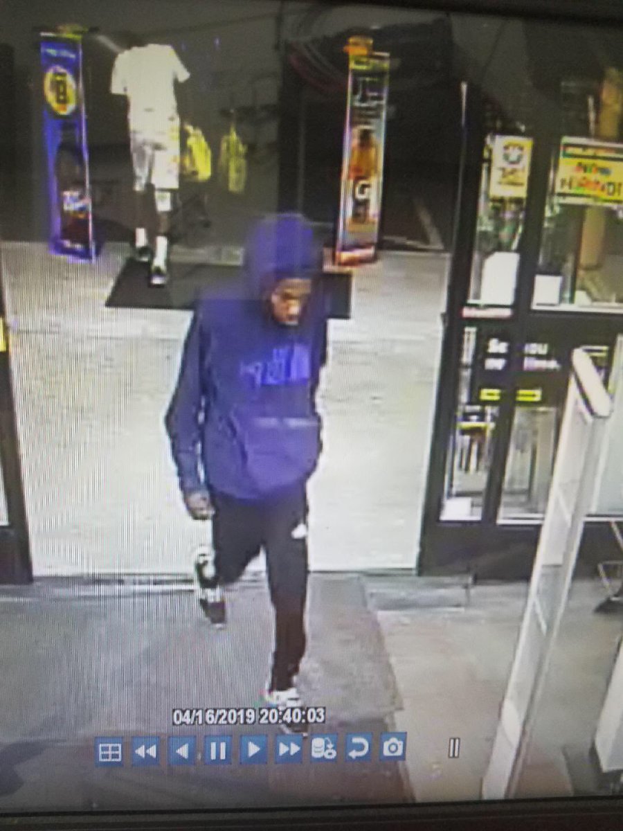 amaple89's tweet photo. share please-Last night my son’s wallet &amp; cell were stolen from LA Fitness-Hamilton Rd. The kid tried to use the cards at Dollar General-broad st, Lowe’s-broad st in Reynoldsburg &amp;fresh eats market on Waggoner in Blacklick. Plz share this so he can try and get his stuff back!!! https://t.co/efR5KQK1tV