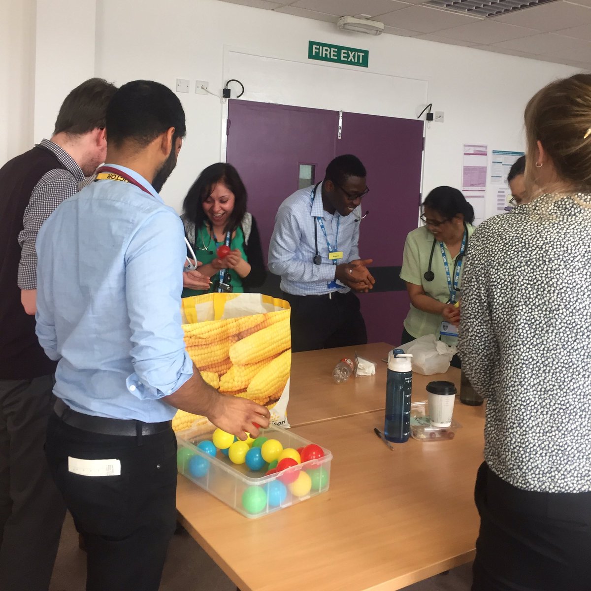 Katey_Ma's tweet photo. Our core medical trainees @ESHTNHS having fun at a Pop Up QI training session in our improvement hub earlier today! Check out our QI extranet pages for more info about what training and support is available  @ESHT_SIP https://t.co/rReLkb3wKH