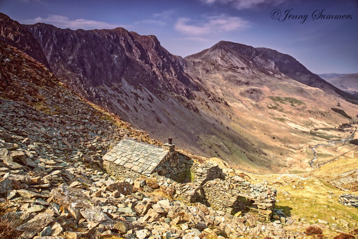 Warnscale Bothy looking towards Haystacks and Scarth Gap Pass. Lovely day in #Lakeland today 💕 @thelakelanders @onelakedistrict #landscapephotography #photosofbritain #lakedistrict #notjustlakes #photographerslife #Buttermere #hiking #outdoorsisfree #beautifulbritain