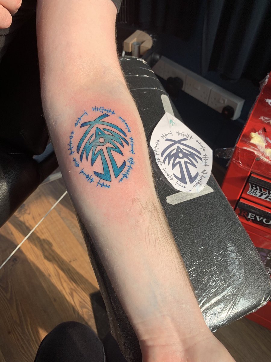 I know you guys are sick of the traditional bridge four tattoo so I  decided to go a slightly different direction  rStormlightArchive