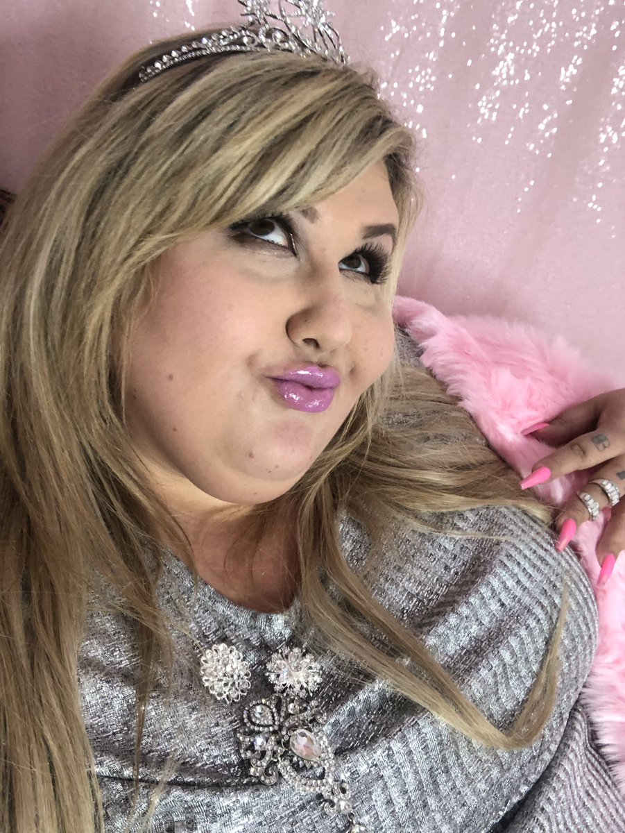 This is my bratty immobile princess look 👸🏼 #ssbbw #brattygirl  #fatprincess #bbw Tweet added by Ivy Davenport // $8 ONLYFANS! - Download  Photo | Twipu