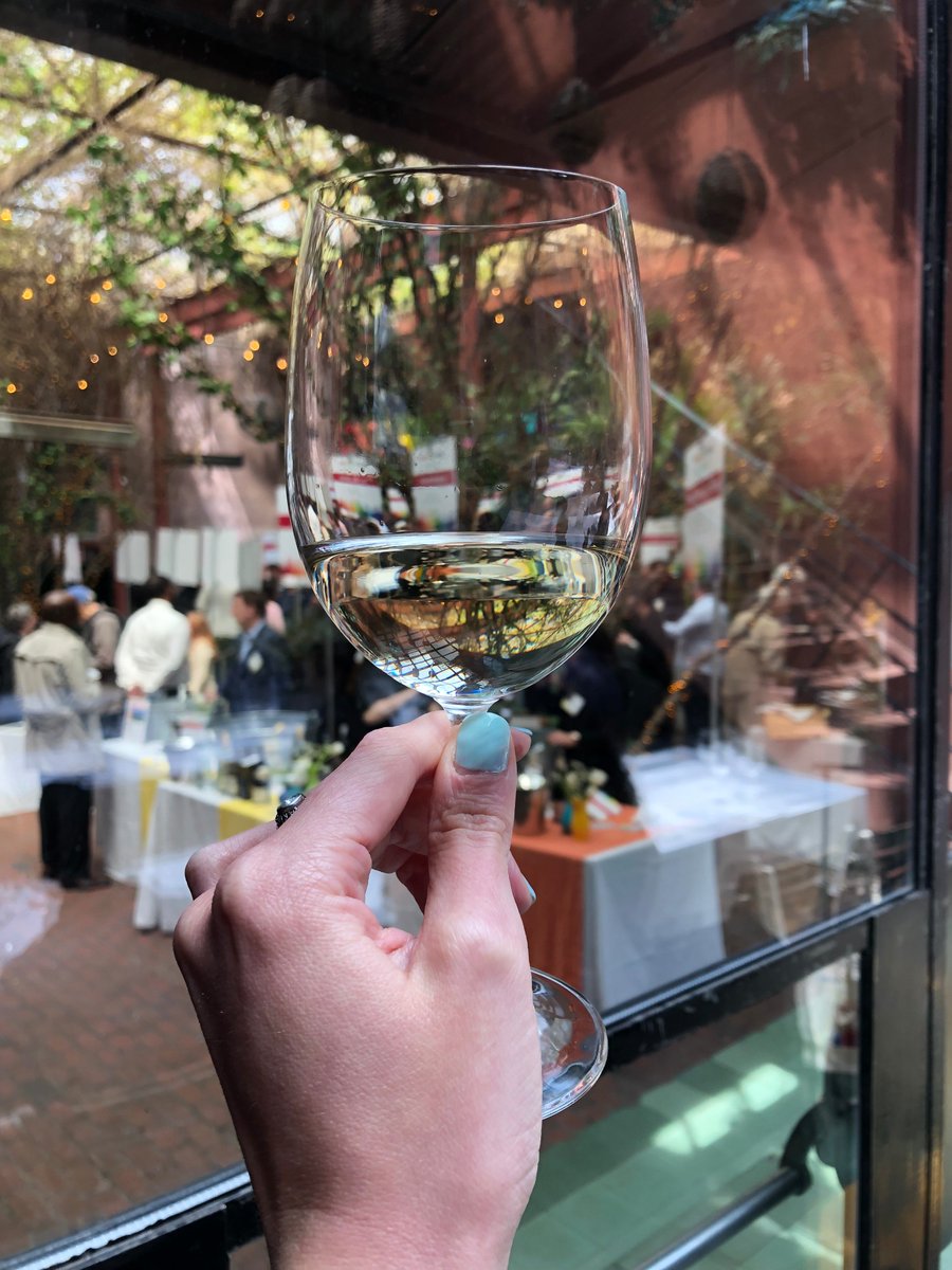 LoireValleyWine's tweet photo. Rounding out an incredible week of #SpringToLoire events in #NewYork today! https://t.co/kZ7TfmYXfz