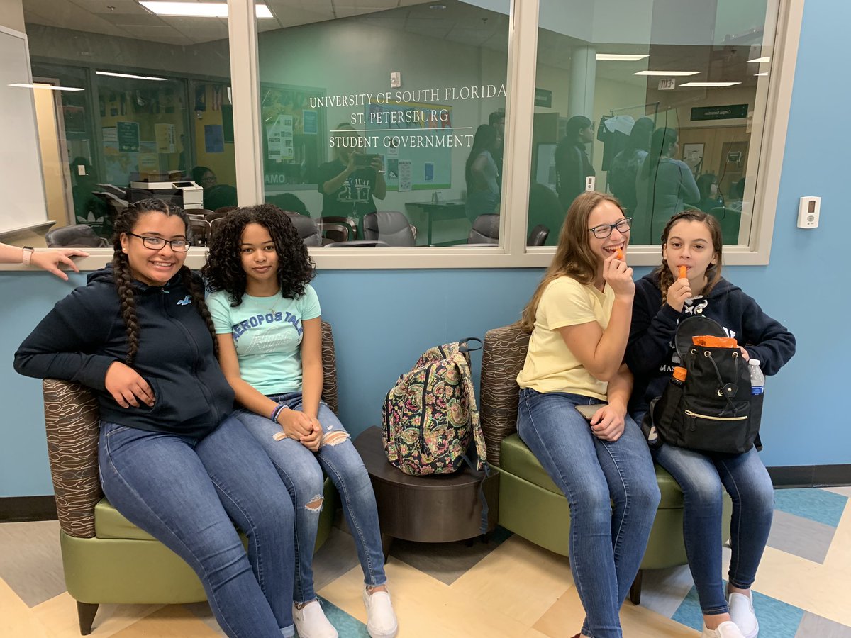 Beautiful day for a college tour! <a href="/PascoAVID/">Kristin Ingold</a> #falconpride #ThisIsAVID