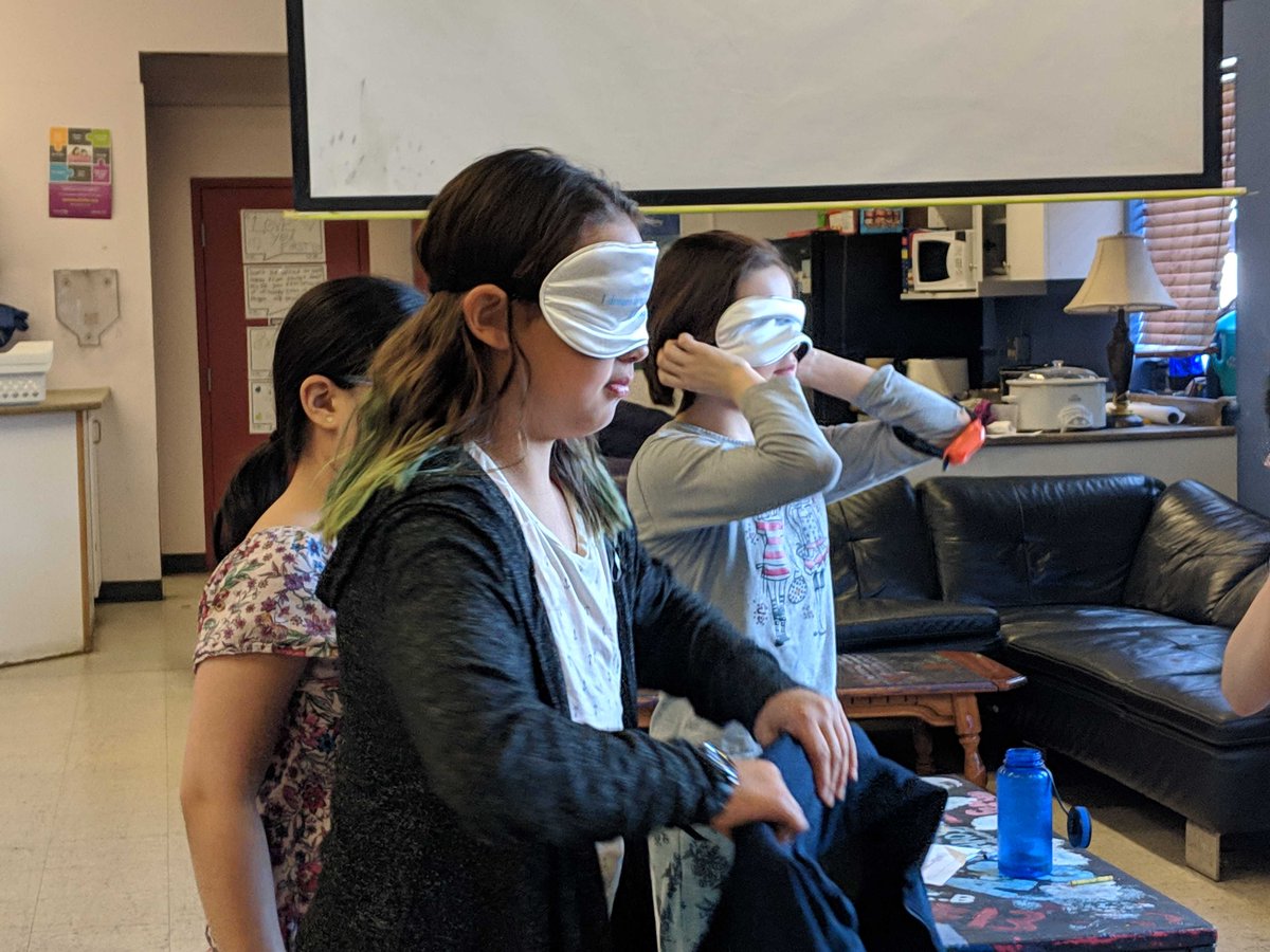 amperecanada's tweet image. Gail and @learningcode&apos;s Jodie brought the Dash Robots to the City of Iqaluit Camp yesterday! The kids had fun learning how to code the bots and then we, of course, set up a wee bit of an obstacle course race! #teachkidscode #adventuresofdash