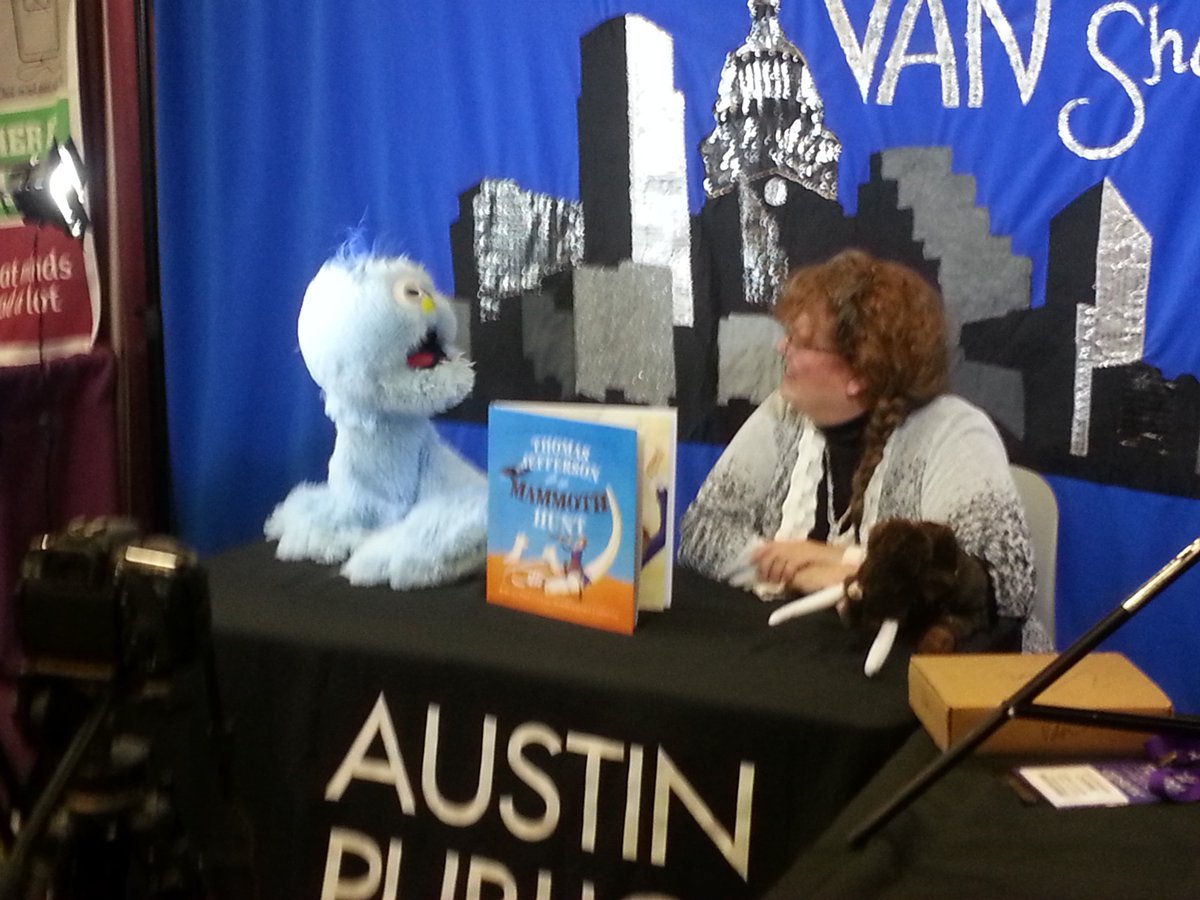clclickard's tweet photo. Loving the chat with Van from The Van Show at #txla2019 https://t.co/ybNJpLQHGL