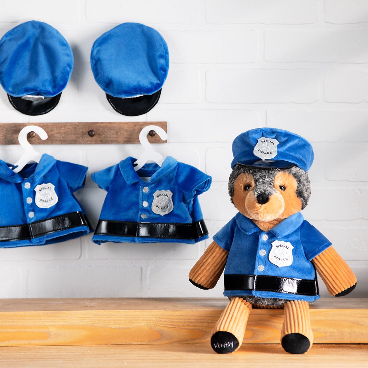 fitts_scott's tweet photo. This is a great gift for all the firefighters and police officers you can order them from my site https://t.co/eBKwVOvuWv https://t.co/2R5g3B8Ldx