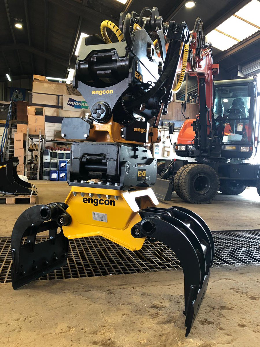 engcon_uk's tweet photo. Smart little EC206 on this Doosan Infracore DX57W-5. Comes with full EC-Oil setup, SK05 sorting grab and engcon buckets fitted for Construction Plant Suppliers in Teesside. Great work as ever @PlantHull. #Engcon #EC206 #Doosan #DX57W #MiniDuck https://t.co/0xdeAyQ87s