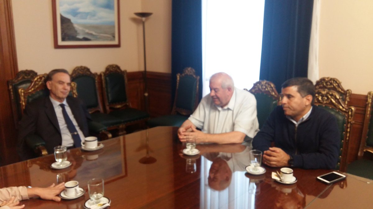 CjalSaralegui's tweet photo. Junto al senador @MiguelPichetto en el @SenadoArgentina dónde mantuvimos una intersante charla sobre distintos temas a nivel local, provincial y nacional. https://t.co/cOdREfeIaO