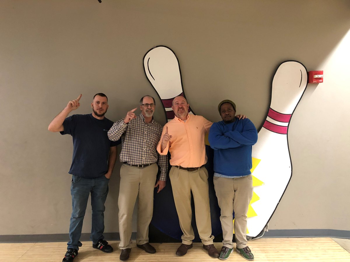 piedmontplastic's tweet photo. Recently our Birmingham Team got together for a night of "friendly" competition and team building. They split into two teams and battled it out at their local bowling alley! The losing team had to serve lunch! #PiedmontPlastics #Birmingham #TeamBuilding #WhereSolutionsTakeShape https://t.co/DpMu1iySyK