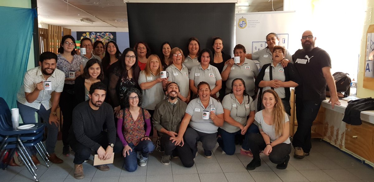 VictorSVenegas's tweet photo. Excelente mesa de trabajo con equipo #RUCAS @CedeusChile para presentación de informe del trabajo realizado en @BrunetPlan 
Seguimos avanzando en el desarrollo participativo de #Regeneración para #MartaBrunet @Minvu @ServiuRM #ERU https://t.co/AjurfnoAj4