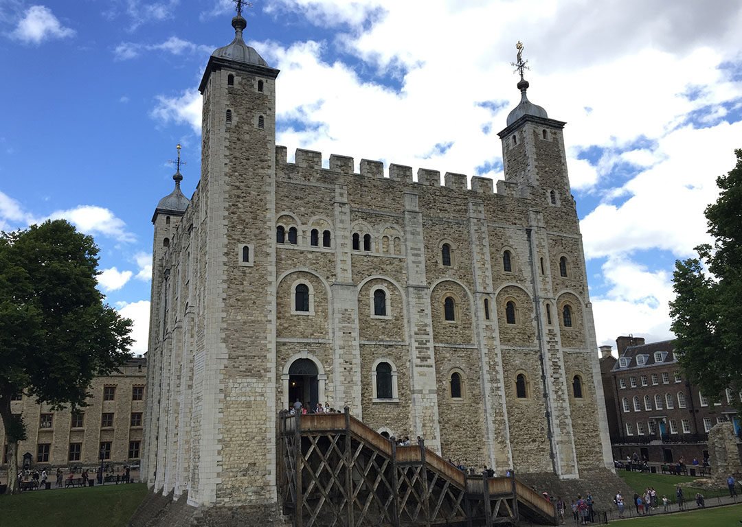 LpoA_Fournier32's tweet photo. Séjour linguistique et culturel des élèves @32Sep du @LpoA_Fournier32 de #Mirande à #Londres #EAC32 : Mardi 1er jour : Tour de Londres @TowerOfLondon et #Breackfast au #Pub ! "So British" https://t.co/JzWCuJflGa