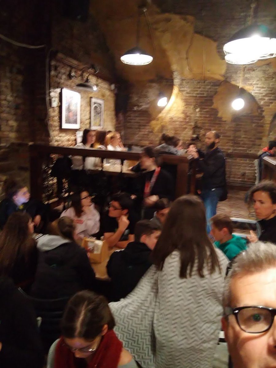LpoA_Fournier32's tweet photo. Séjour linguistique et culturel des élèves @32Sep du @LpoA_Fournier32 de #Mirande à #Londres #EAC32 : Mardi 1er jour : Tour de Londres @TowerOfLondon et #Breackfast au #Pub ! "So British" https://t.co/JzWCuJflGa