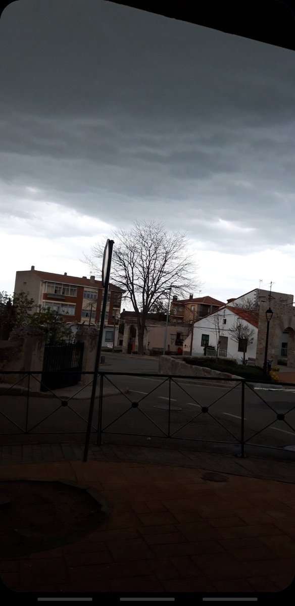 13Resacon's tweet photo. Ni la tormenta nos saca del cole #escul #enbuscadelfilipinocuadrao #bienderesaseguidores https://t.co/FQXD6xpk4W
