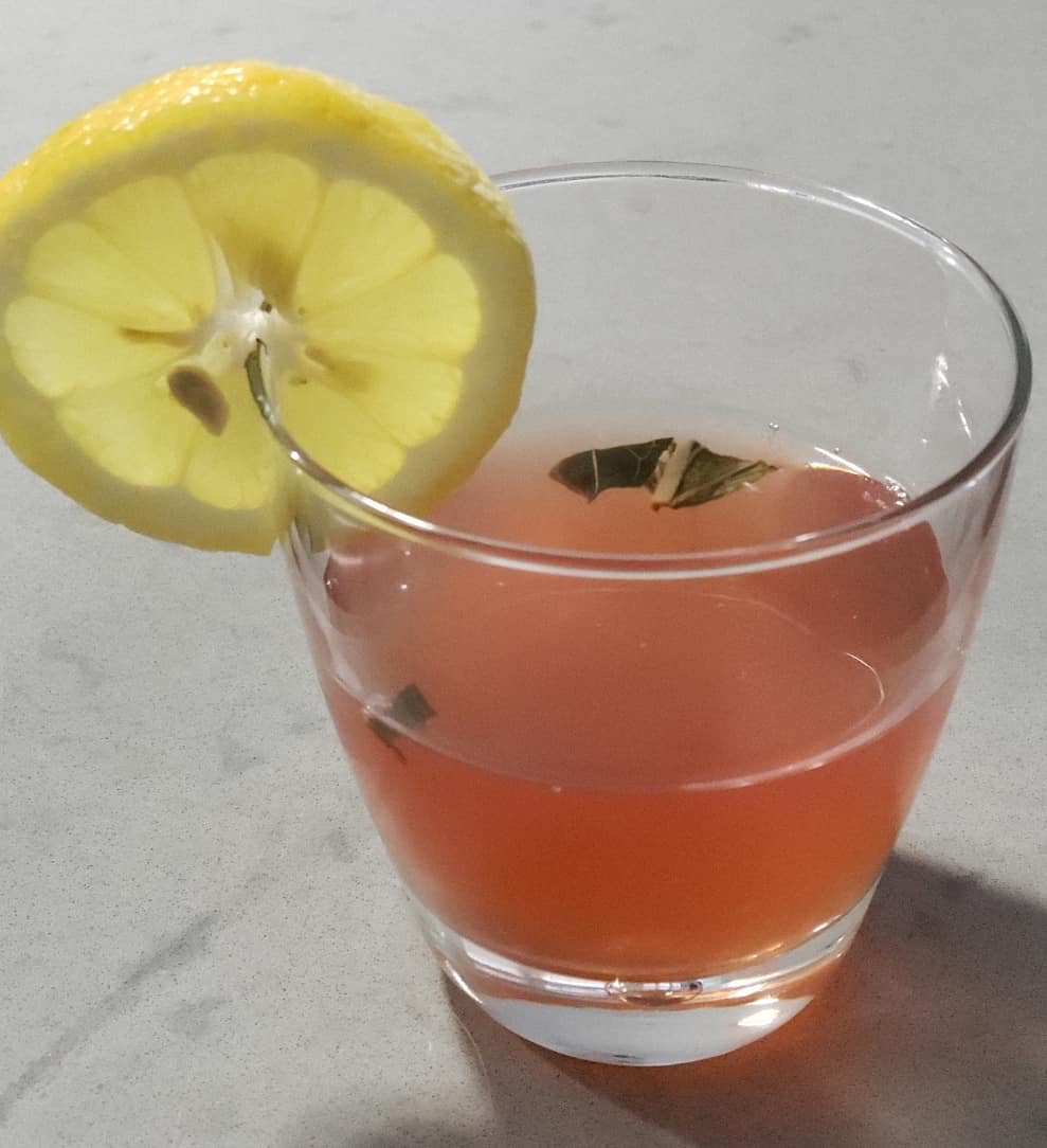 KTonicKombucha's tweet photo. We made this beautiful mocktail that's a combination of our Flor de Jamaica, Master K, mango slices, fresh basil, and lemon! Check out our Instagram for the instructions :) https://t.co/E5PeesDI1d