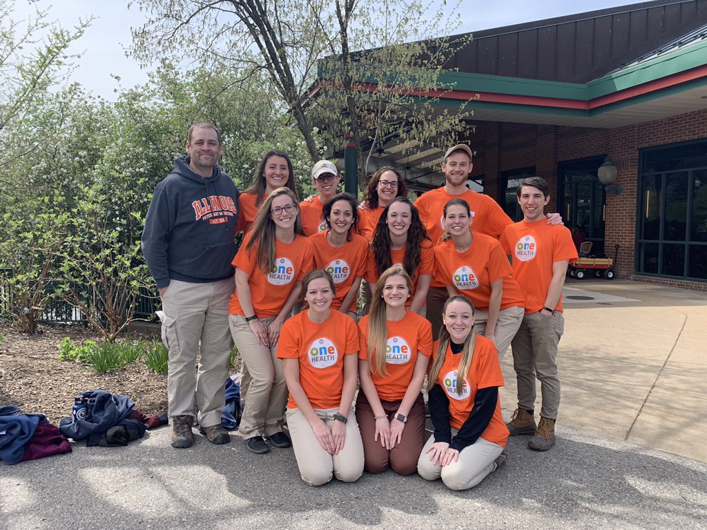 WildlifeEpiLab's tweet photo. Road trip!! 🚗🚗 WEL headed south to the @stlzoo for the #onehealthfair. We taught the public about #wildlife #conservation and even learned a thing or two ourselves! 
#STLouis #SaveTheWorld #ConservationOptimism #WildlifeWednesday @deemsharon https://t.co/rodX3Ef0xG