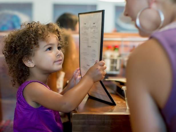 tspcurry's tweet photo. There Are Hidden Healthy Kids’ Menus at Your Favorite Cafes!  My latest article for @foodnetwork -  https://t.co/biCn8lsU9E #RDChat #kidsmeals #nutrition https://t.co/1DsSOaGSwn