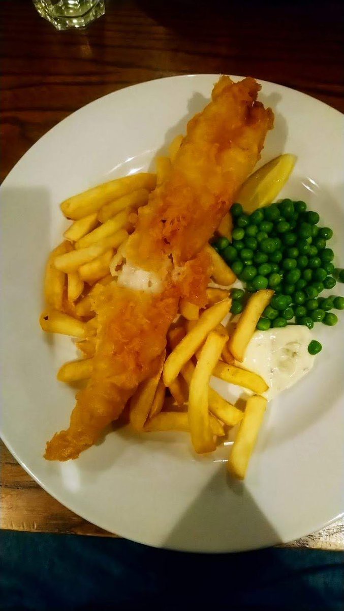LpoA_Fournier32's tweet photo. Séjour linguistique et culturel des élèves @32Sep du @LpoA_Fournier32 de #Mirande à #Londres #EAC32 : Mardi 1er jour : #Fish and #Chips et ... #Chelsea ! https://t.co/6ng9aQEfnq