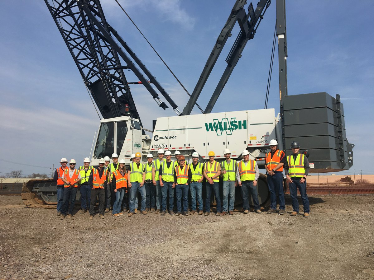 The Walsh Group Beautiful Day To Spend With Ferrisstate Construction Management Students And Tour Some Walsh Construction Jobsites In Chicago Walshatwork T Co Uvrzepeo67 Twitter