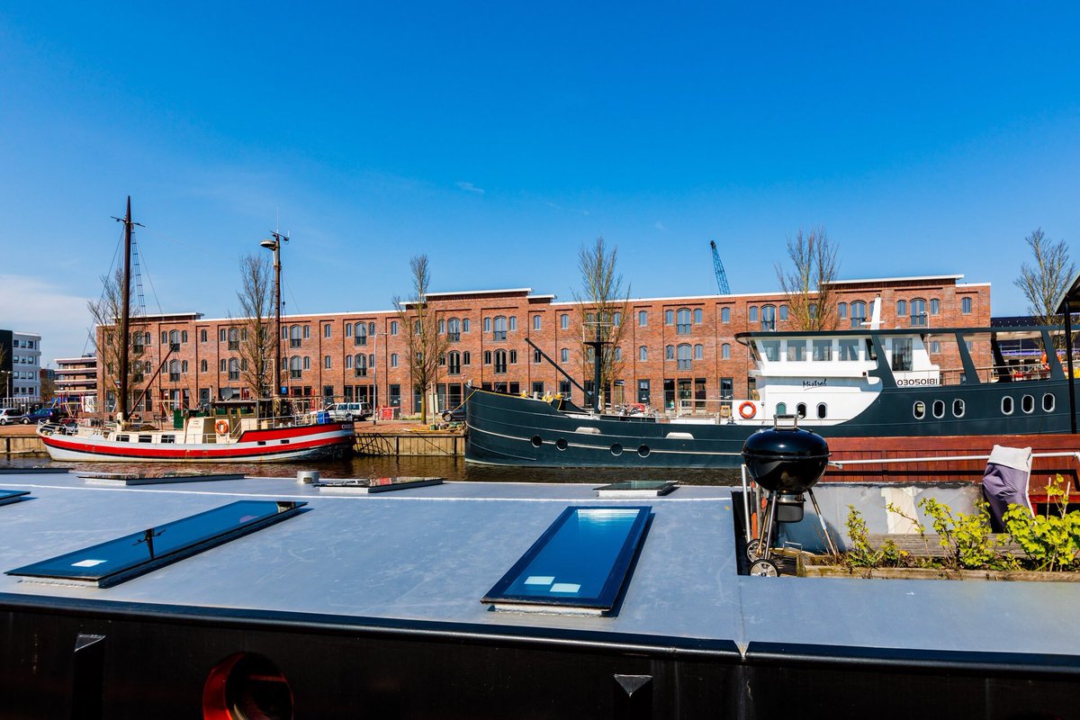 - Kadekwartier Leeuwarden - 

Je zal binnenkort maar wonen op dit prachtige stukje Leeuwarden! ⛵

De kadepanden van fase 1 zijn uit de steigers en dat levert mooie plaatjes op. 📸

#Kadekwartier #Leeuwarden

<a href="/SlokkerGroep/">Slokker Bouwgroep</a> <a href="/TWAarchitecten/">TWA architecten</a> <a href="/MakHoekstra/">Makelaardij Hoekstra</a>