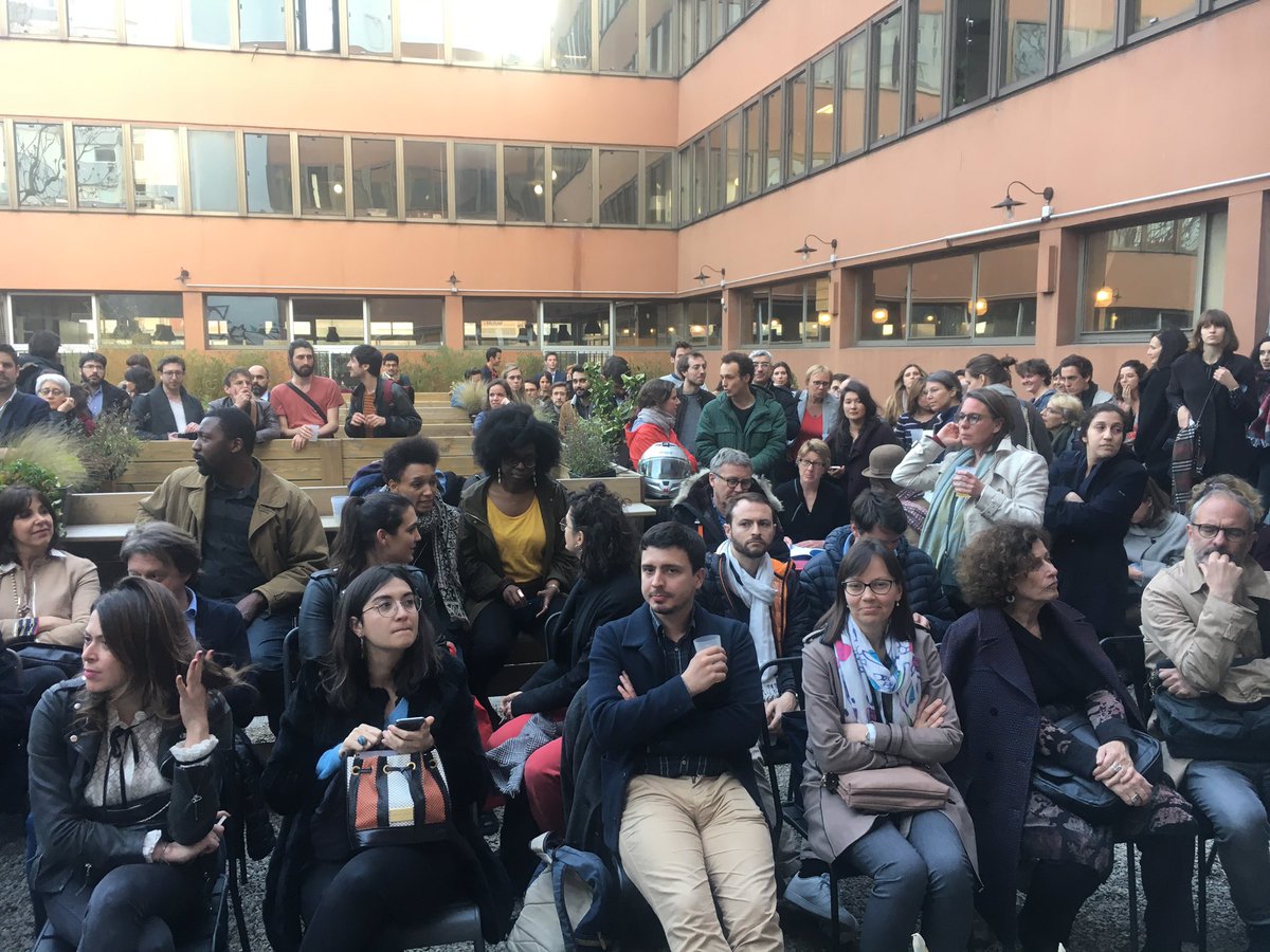 Ouishare_Fr's tweet photo. Que de monde ❤️ pour le lancement de la soirée #MilleLieux à #MorningOS : l’aboutissement d’un an de travail à tenter d’objectiver l’impact des #tierslieux sur les territoires. https://t.co/EcVVBlyLGN