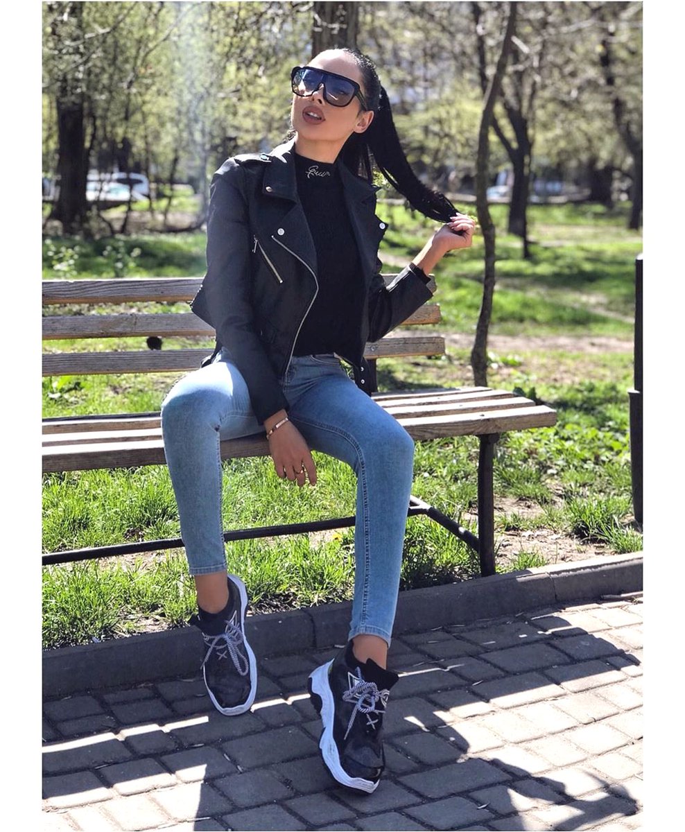ElizaDHudson's tweet photo. Somewhere under the sun ☀️ https://t.co/mNz8UiJCpg