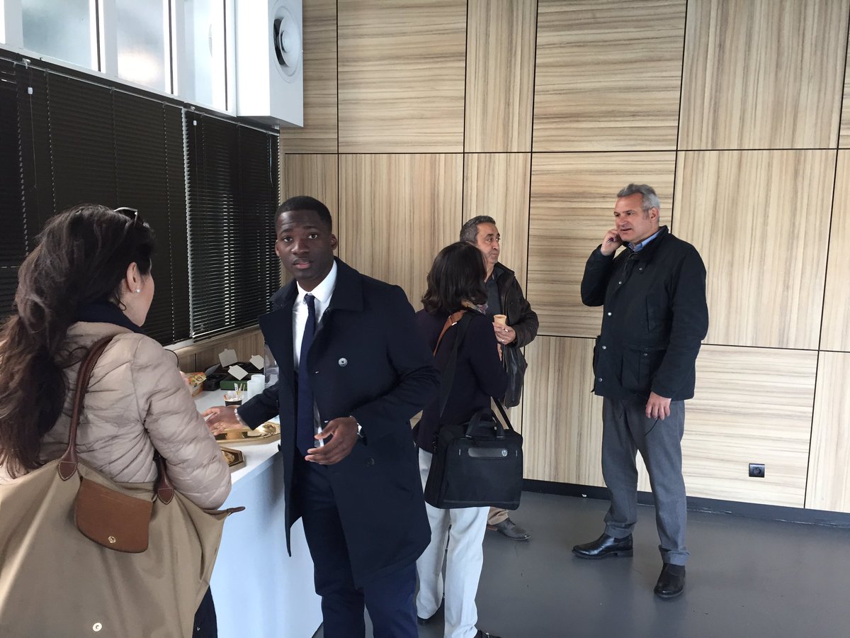 zizaouam's tweet photo. Speed meeting multi territoires Creteil, Orly, Ivry : essai de véhicules, conseils, échanges et satisfaction client. Merci à la mobilisation des équipes Pro, de nos  filiales #ARVAL , #BPLS, #ERE, #Factor @CmvMediforce @angafrancois21,  #IDFEST  💪👏💫 https://t.co/n8lMh3AJBI