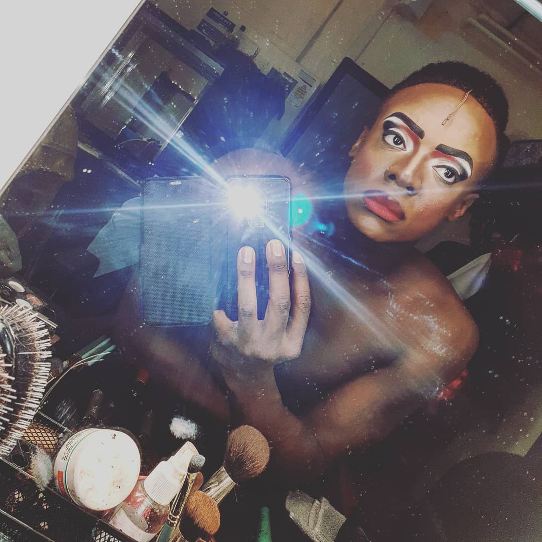 KayiUshe's tweet photo. Hi! 

#samsungs9 #accidentalflash #moodyaf #whysoserious #weneedcleanermirrors #weneedmorelemonpledge #kinkyboots #KinkyBootsUK #KinkyBootsTour #TourLife #Tour #Life #Potd #PicoftheDay #PictureoftheDay #Pic #photo #traveller #LeedsGrandTheatre #makeup #drag #love #like https://t.co/8rOH8ZpwaF