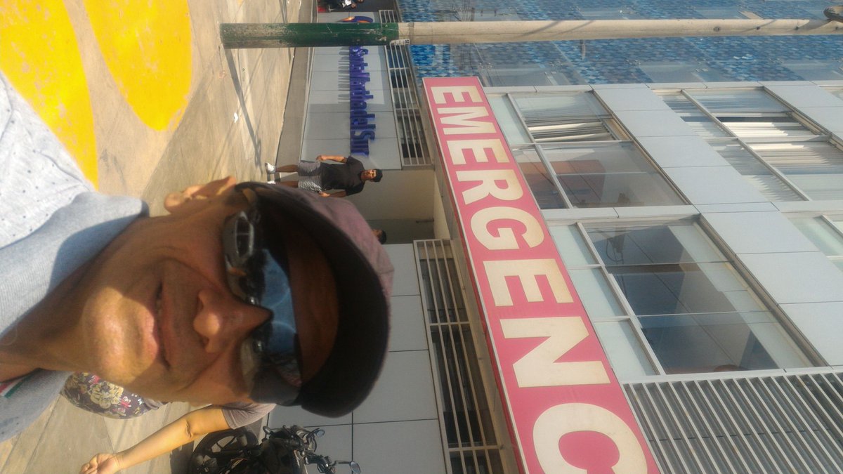 JoseLLontop17's tweet photo. @carolinamariajosellontop He estado un poco delicado y nunca te comunicaste en cambio Yo Te recoji de la pista y te traslade en una ambulancia cuando Te atropello ese imbécil ...No seas mala ....Que pena que te portes así con Tu Padre 😂 https://t.co/HKiJHgHPSx