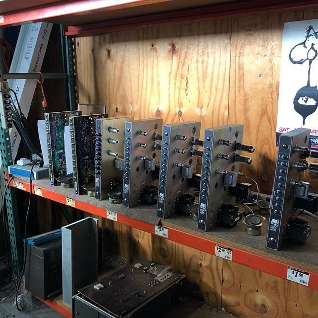 FuchsAudio's tweet image. Which one is yours ? #Fuchsaudio 
#fuchsaudiotech
#futone 
#greattone 
#madeinusa 
#tubeamps 
#jerseymade
#plushfxpedals 
#tubeampsrock
#tubeamprepair 
#boutiqueamps 
#thegearpage 
#JoeBonamassa
#notyourdaddiesdumble
#fuchsods
#fuchsodsclassic
#fuchsods2… bit.ly/2PhQDLp