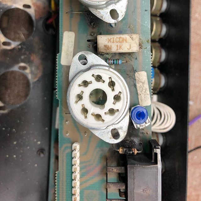 FuchsAudio's tweet image. Boom goes the dynamite. #Fuchsaudio 
#fuchsaudiotech
#futone 
#greattone 
#madeinusa 
#tubeamps 
#jerseymade
#plushfxpedals 
#tubeampsrock
#tubeamprepair 
#boutiqueamps 
#thegearpage 
#JoeBonamassa
#notyourdaddiesdumble
#fuchsods
#fuchsodsclassic
#fuchso… bit.ly/2vfSs21