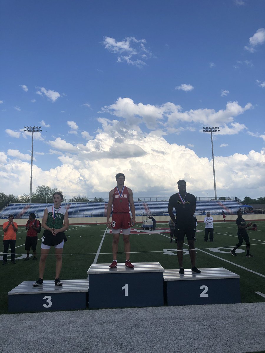 Tryston Randall finishes 1st in the 110 Hurdles. <a href="/hirschihuskies/">Hirschi Athletics</a>
