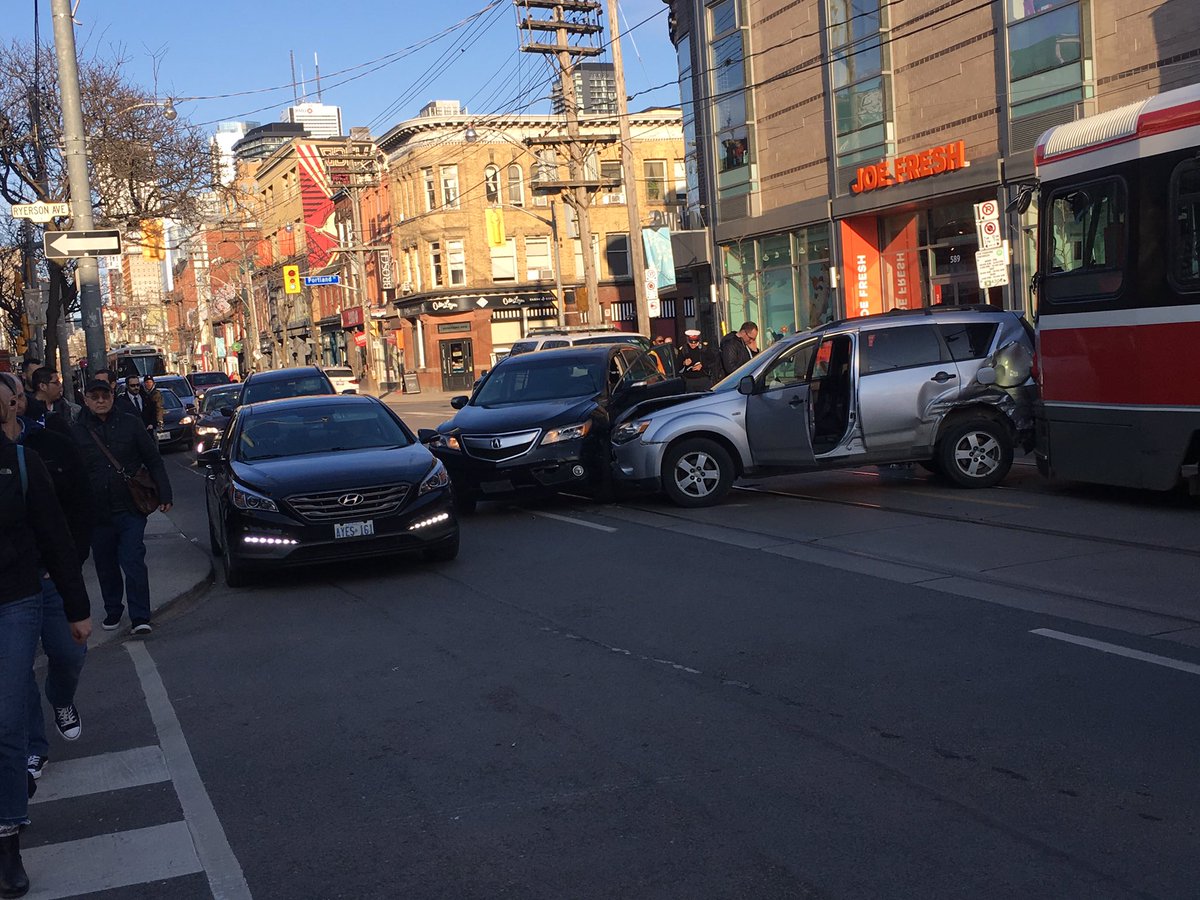 Hey <a href="/TTChelps/">TTC Customer Service</a> <a href="/TTCnotices/">TTC Service Alerts</a> 4 “supervisors” at the scene, no one is hurt. How about someone direct traffic?!?!!