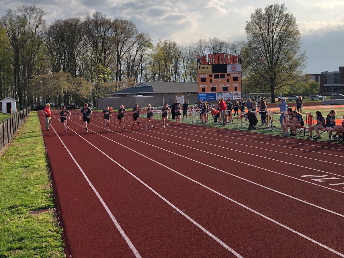 OlympiansAD's tweet image. More scenes from tonight’s meet ⁦⁦@ChampsTogether⁩