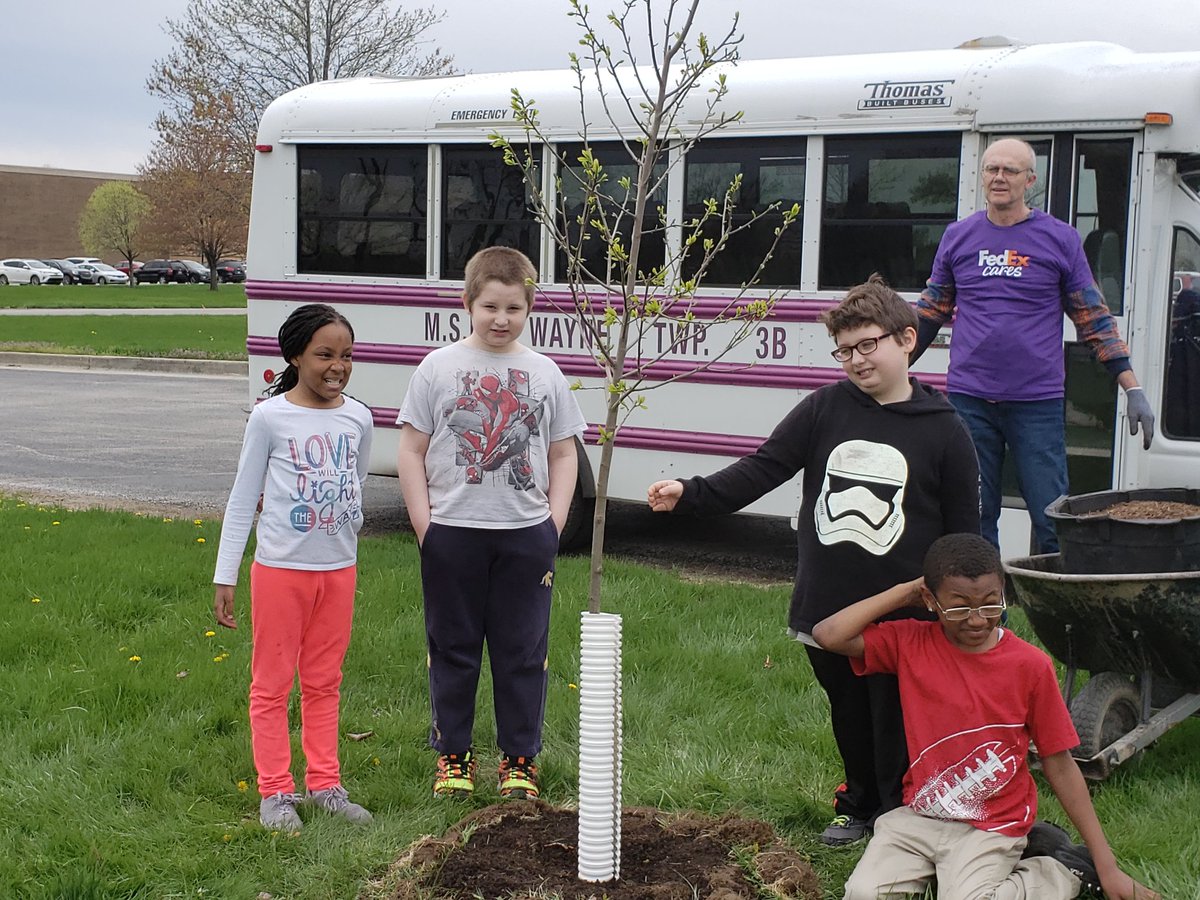 Team MARVELoUS doing their part to keep Indiana beautiful!! <a href="/SandersSELF/">Sanders SELF</a> <a href="/TarynJRichard/">Taryn Richard</a> <a href="/WayneTwpSchools/">We Are Wayne</a>