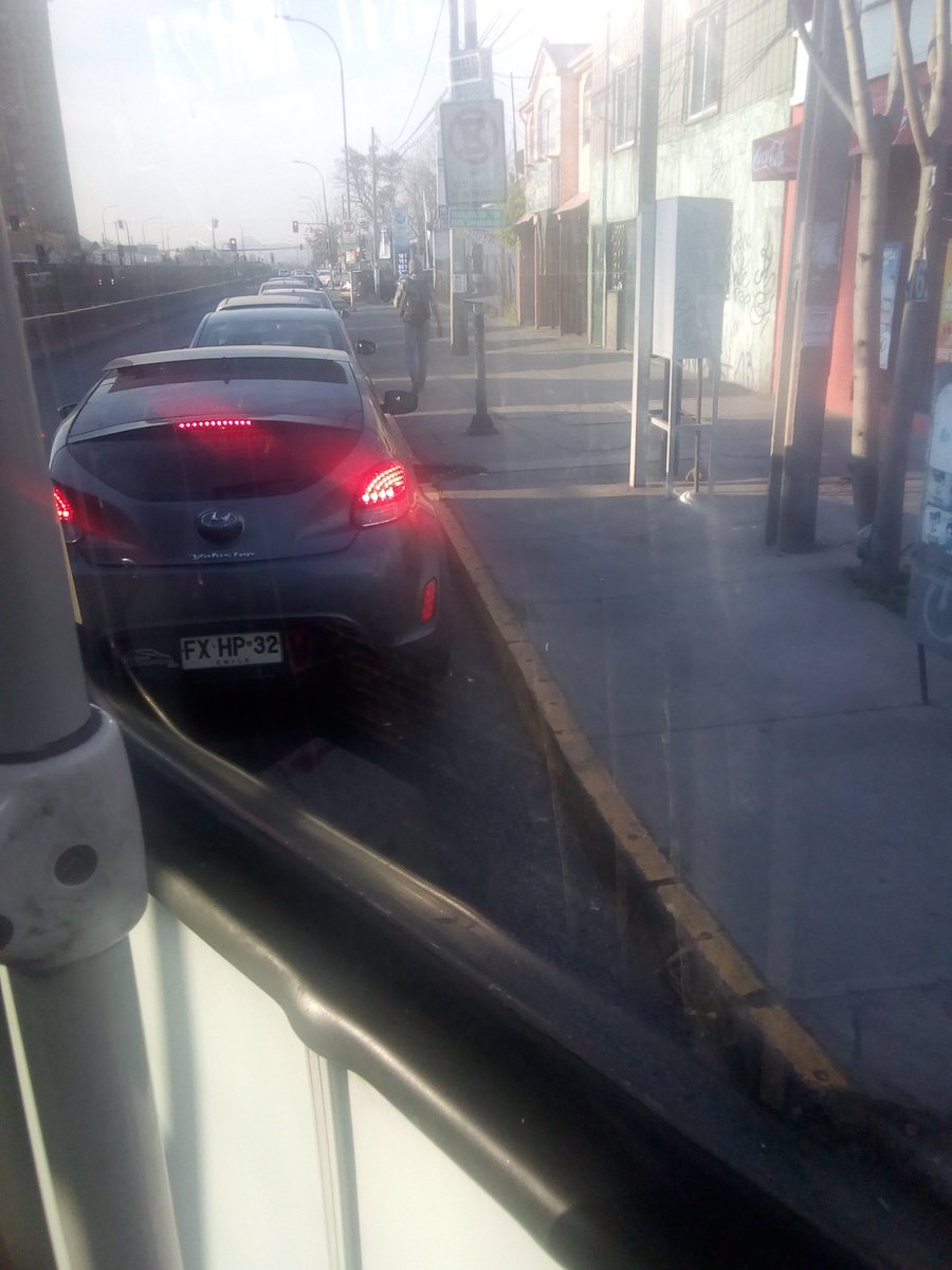 @ahoranoticiasAN <a href="/Peatonalizate/">Peatones Empoderados</a> <a href="/biobio/">BioBioChile</a> <a href="/lacuarta/">La Cuarta</a> @Reporteros13 <a href="/Carabdechile/">Carabineros de Chile</a> <a href="/radiocarab/">Carabineros Radio</a> Tremenda, grave y permanente congestión vehicular por detención en lugar prohibido, en calle Coronel Robles, entre Andes y Vargas Fontecilla, Quinta Normal. Falta fiscalización diaria.