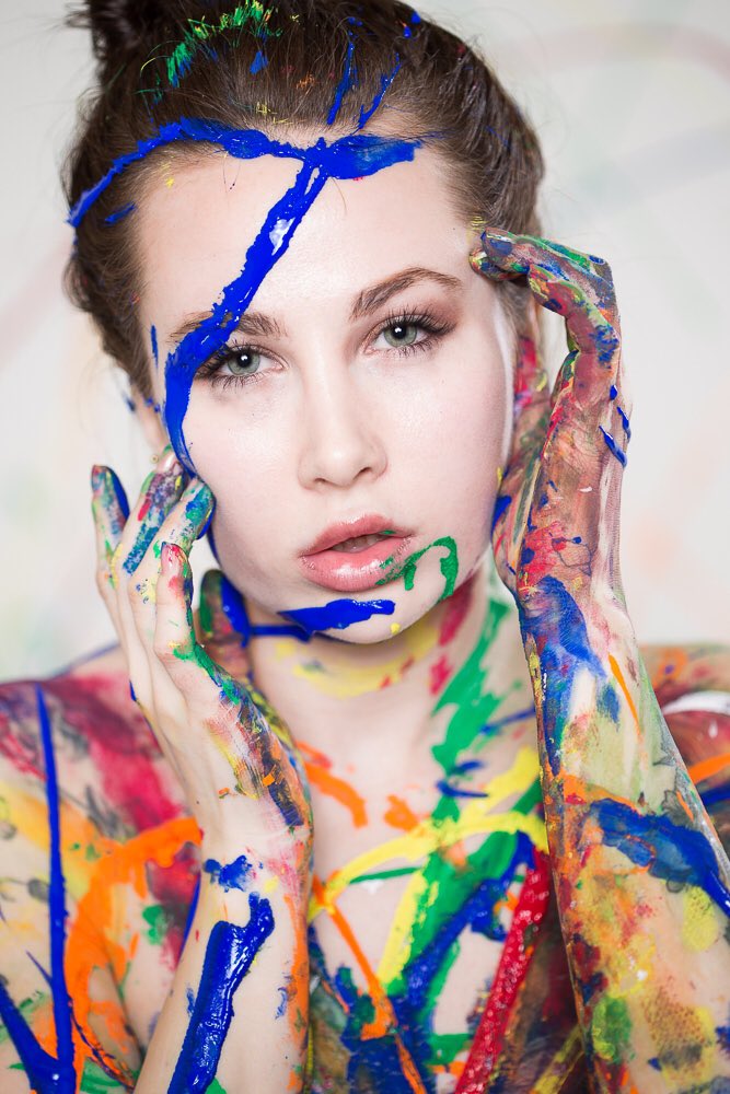 philipJvernon_'s tweet image. Another messy one at #ClickGroupShoots tonight 😜
#model #ukmodel #modellife #portrait #blogger #Godox #strobist #lighting #colour #female #Leicester #philipjvernon #instagood #modelife #fashionshoot #fashiondiaries #topmodel #paint #messy #messyfun #colourpaint #color #colourful