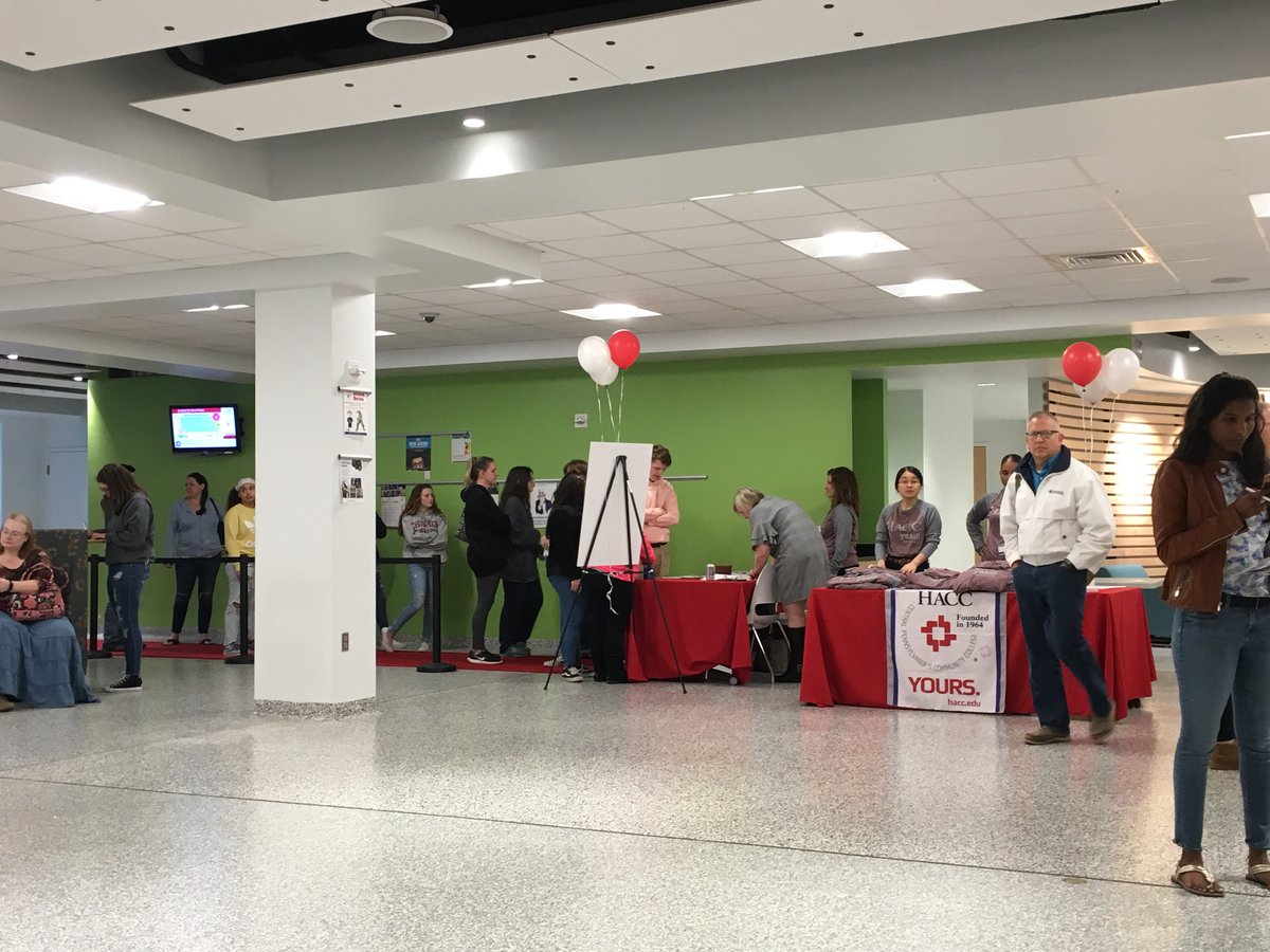 Live with Lori tweet media