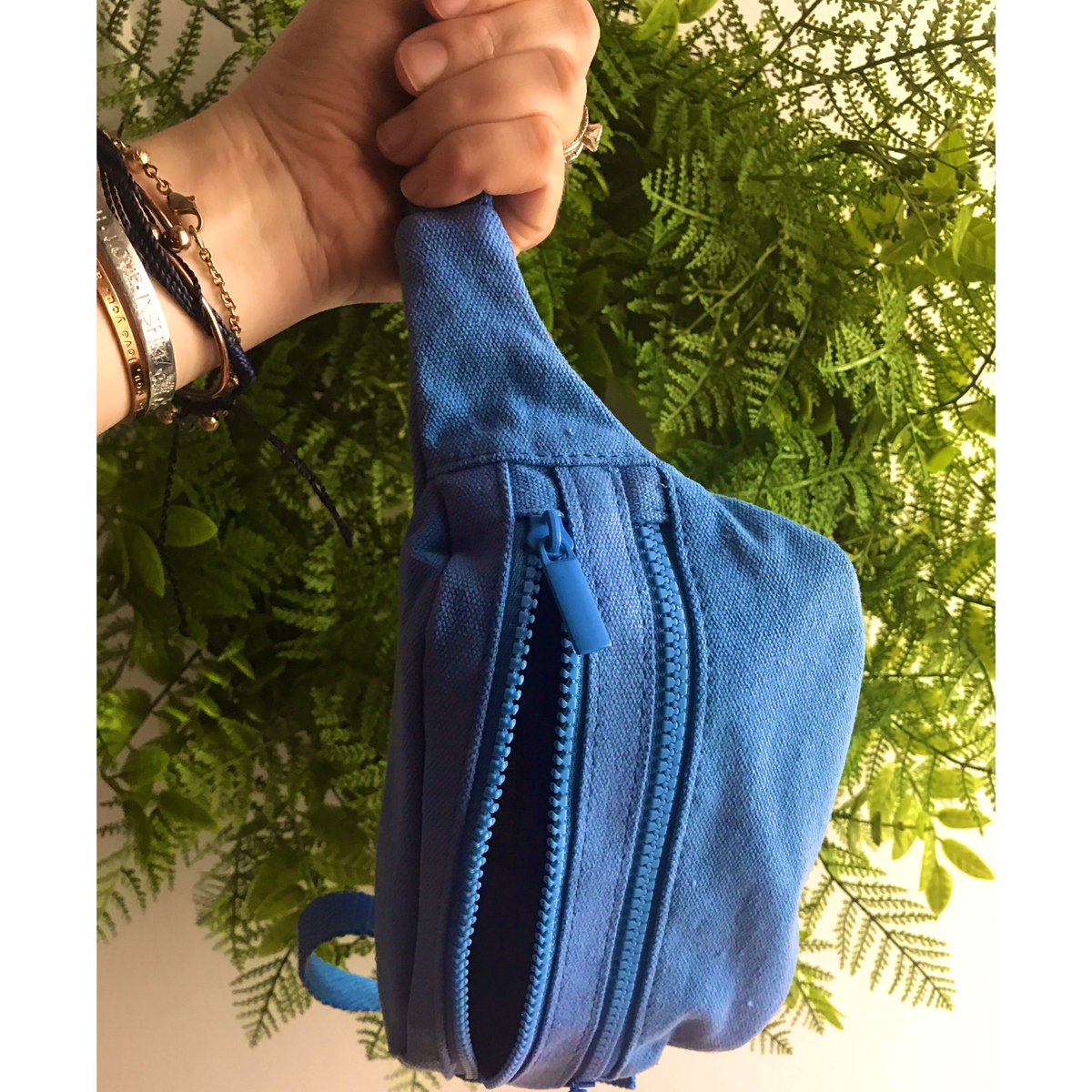 shannon_vieyra's tweet photo. I got my new summer fanny-pack today. I’m confident you understand the excitement. #ifitfits #bringsmejoy #andstyle #obviously #fannypackit #fannypackteach #beltbag #chicandcompact #teacher #TLAP #ksedchat #313Teach #judgelesspackmore #HIPliterally https://t.co/qojsHEVRv4