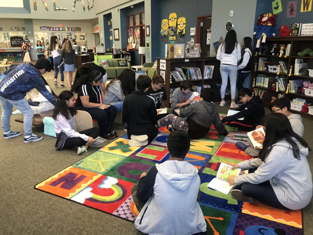 Yesterday we walked across the street to Wilchester to check out books from the library. Ss will be creating @Flipgrid videos to practice their #readingfluency and #tone in preparation for our Poetry Unit coming up! Thank you <a href="/WAISLibrary/">WAISLibrary</a>  for going with us! #FieldTrip ❤️📚❤️📚