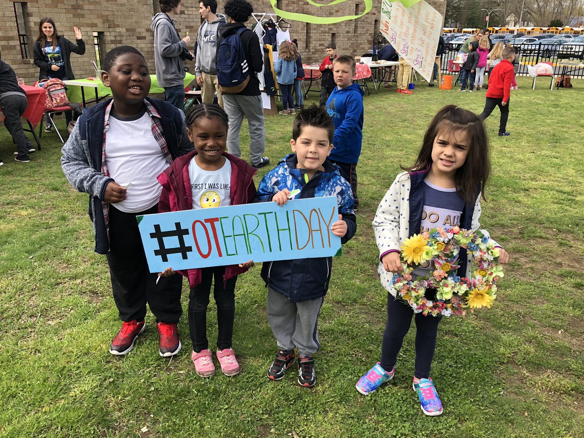 misslaurynOTES's tweet photo. Had a wonderful morning celebrating Earth Day at OTHS. We learned all about recycling, energy and we even planted some Spider Plants. 🌱 Thanks for having us! #OTESPRIDE #OTESfutureready #SpartanLegacy #FuturereadyNJ https://t.co/im5NK2SZSB