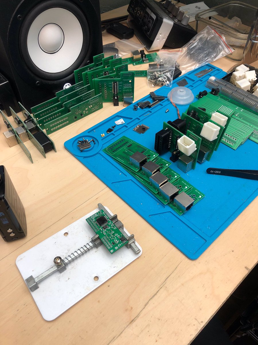 develolab's tweet photo. We hear you like giraffes! #develolab is working on giraffes for GM and other vehicles. https://t.co/AI8SP4dzFE