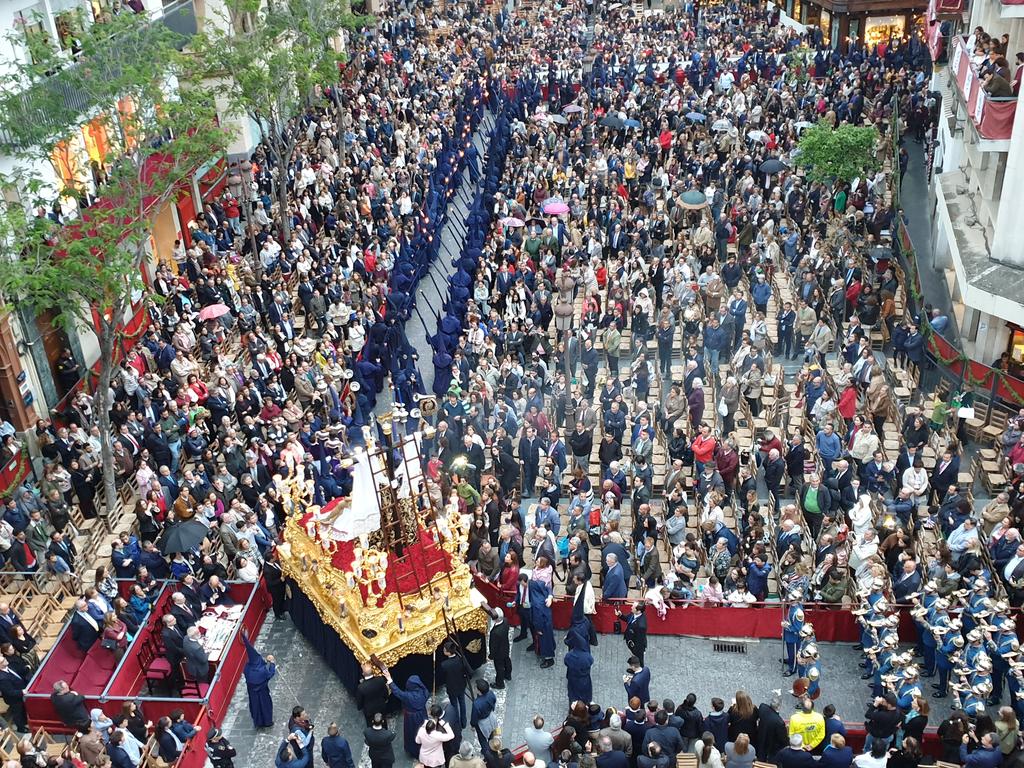 pasionensevilla's tweet photo. Imágenes de la Piedad del Baratillo por Campana #SSantaSevABC #SSantaSevilla19 📷 @manueljrrechi https://t.co/Ia6oohyQAW