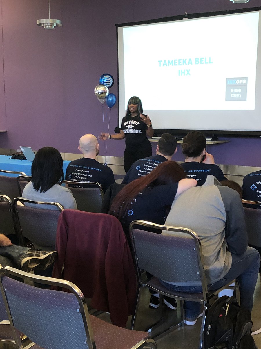 DynamiteIhx's tweet photo. Our awesome MichiCan DOS educating COR on how we all work together! #ATTEMP #RTGPARTY #IHXCentralElite https://t.co/V0I7An963o