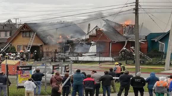 📺📲 [VIDEO] ENTREVISTA | Experto y accidente en Puerto Montt: "Cuando compraron, vecinos sabían que el aeródromo estaba ahí" <a href="/Emol/">Emol.com</a> #YaEstáEnEmol bit.ly/2KLHCf1
