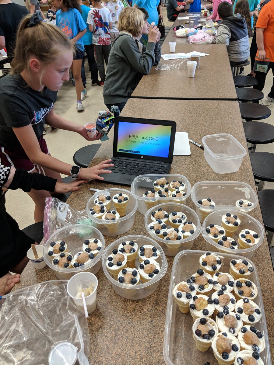 mrridenour82's tweet photo. 5th Grade Market Day at BCE. Our fifth graders came up with their own products, asked for seed money, then sold the products, and now have to repay their investors. Such an awesome and practical way of teaching economics! #TSCSchools @TSCSuper https://t.co/qY29Kcw569