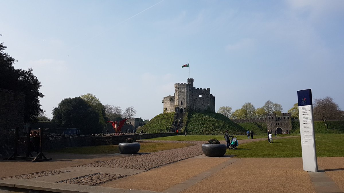 lilgillybean's tweet photo. Then we hopped on a train and went to a different country, no big deal #WhenInEurope
In love with Wales now, Cardiff is lovely https://t.co/eZaBkccBJC