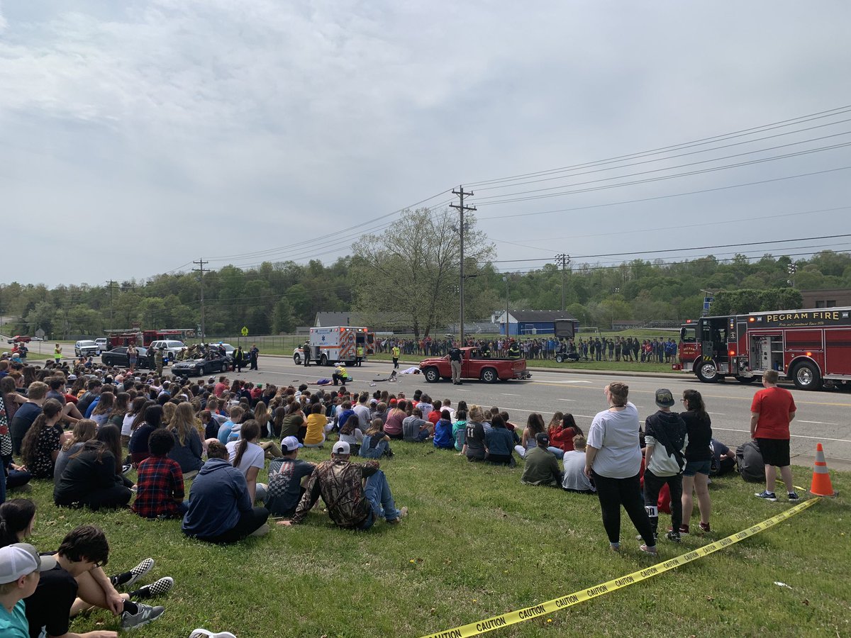 DocRec13's tweet photo. Mock Crash @Harpeth_HS on the eve of our 2019 Prom. We want ALL students to be smart and safe when driving and especially during prom season! TY Kingston/Pegram/Vandy first responders and @HarpethHSCJ @HarpethEMS https://t.co/x2ComRHCFv